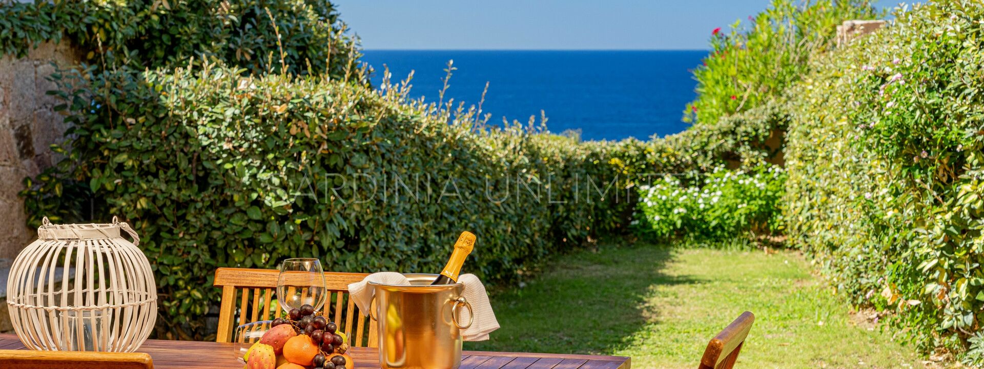 Villa Lumière: Balkon / Terrasse / Patio