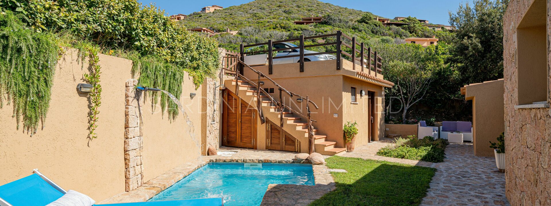 Villa Lumière: Draussen, Schwimmbad