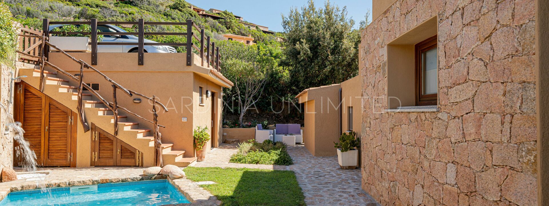 Villa Lumière: Draussen, Schwimmbad