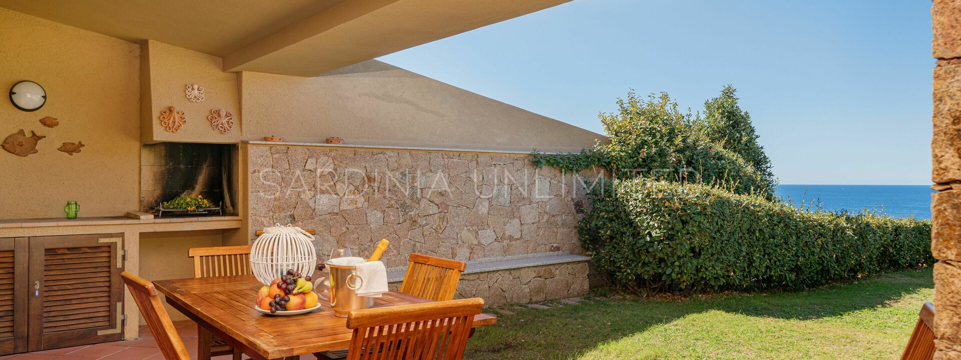 Villa Lumière: Balkon / Terrasse / Patio