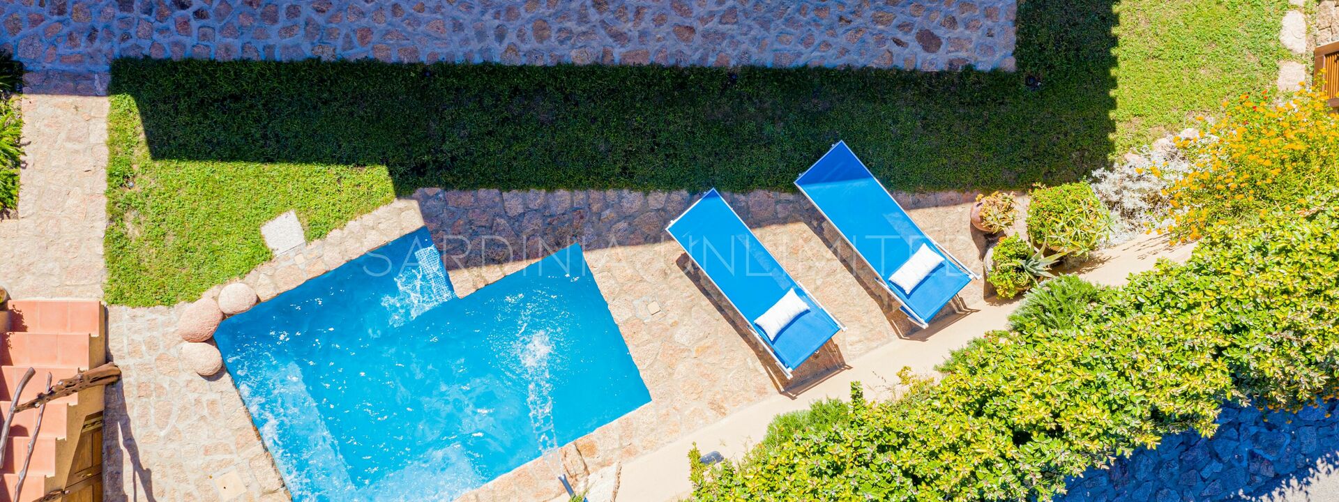 Villa Lumière: Draussen, Schwimmbad