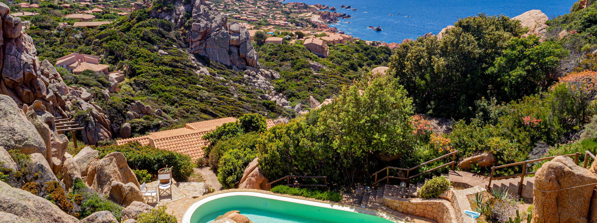 Villa Josephine: Pool, Scenic View