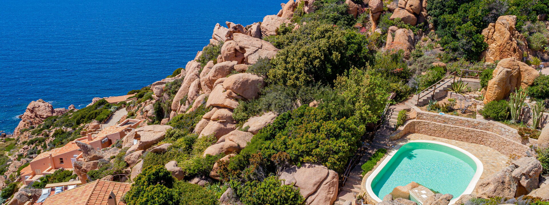 Villa Josephine: Pool, Scenic View