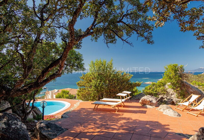 Villa Li Cuncheddi: Balcony / Terrace / Patio, Building Exterior