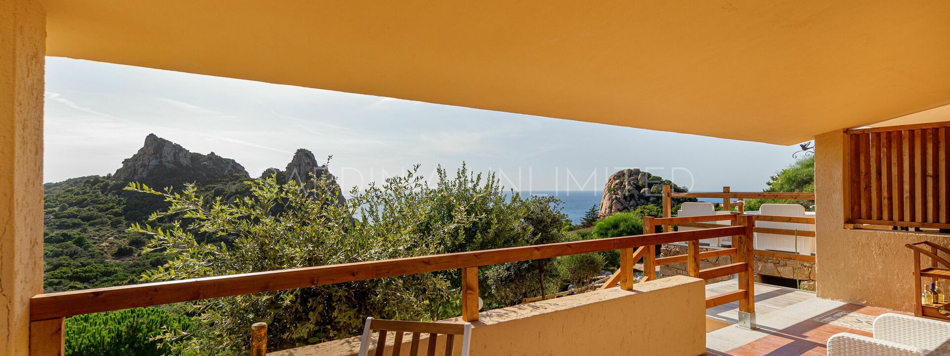 Villa Assenzia Plant: Außen, Balkon / Terrasse / Patio