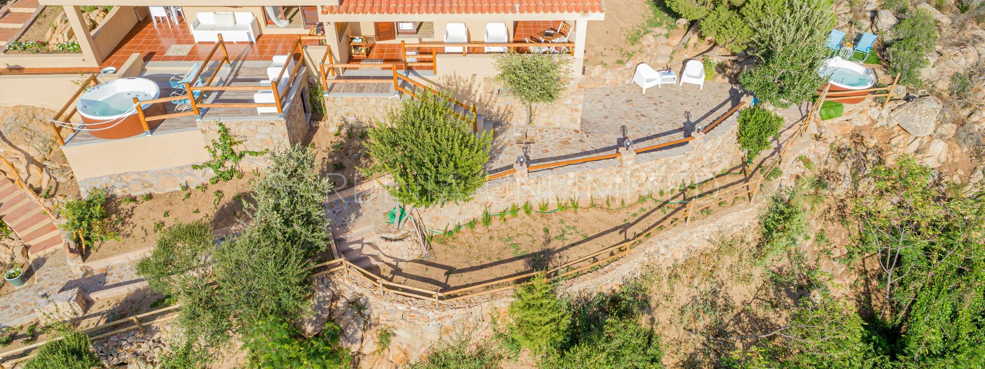 Villa Assenzia Plant: Außen, Frühling, Herbst, Sommer