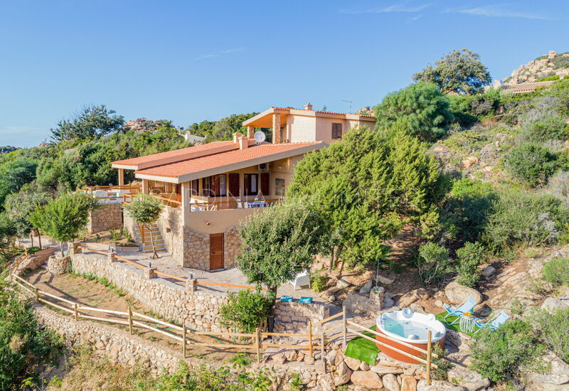 Villa Assenzia Plant: Außen, Frühling, Herbst, Sommer