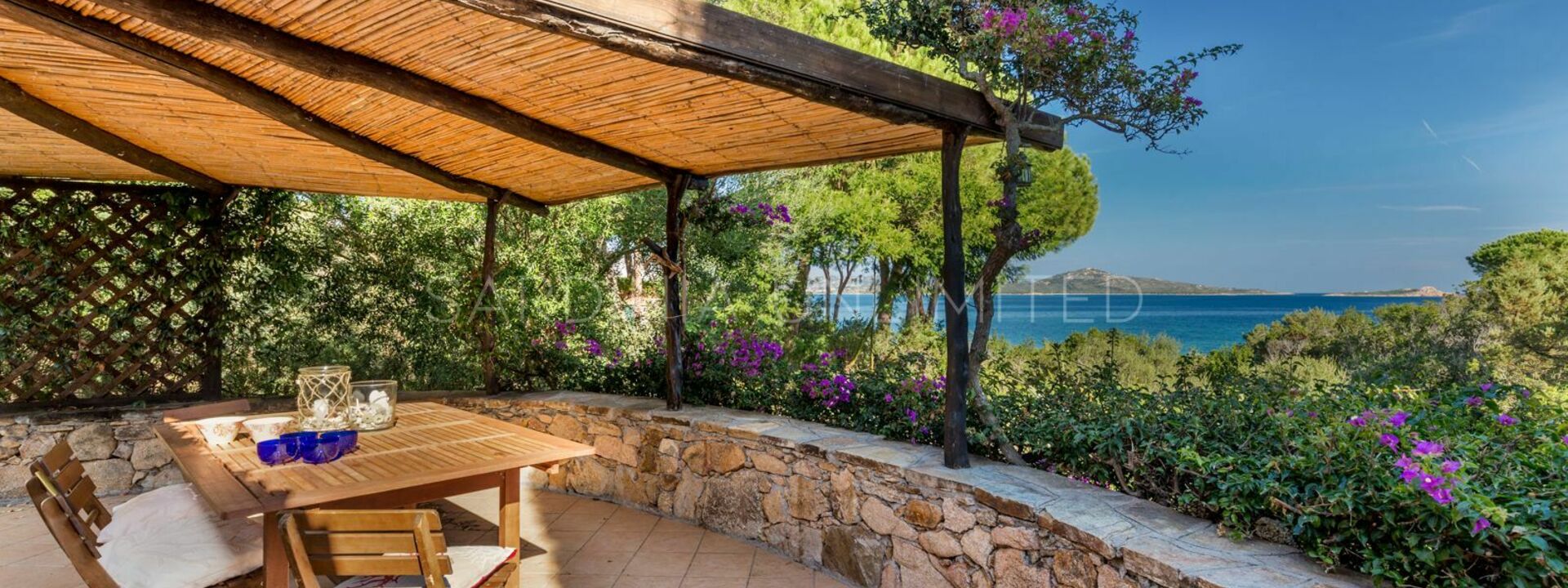 Villa Ammirando Tavolara: North Sardinia. Fabulous villa for rent in Lu Impostu with amazing seaview.