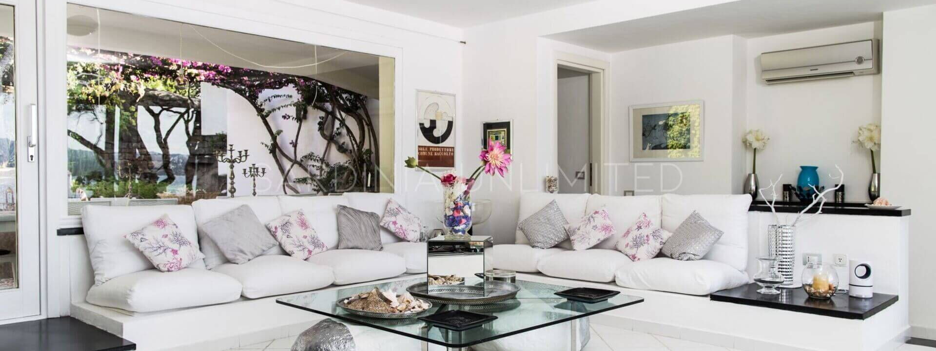 Villa Surzaga: luxury Villa for rent in Porto Cervo private pool, living room with panoramic view