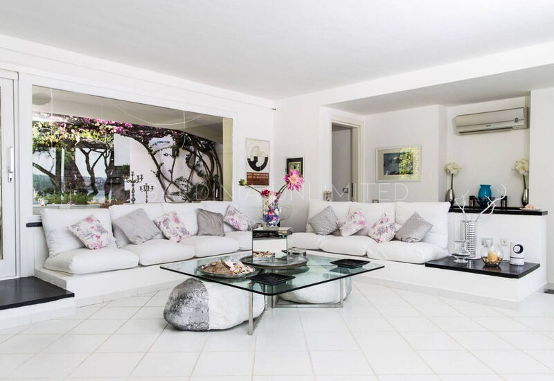 Villa Surzaga: luxury Villa for rent in Porto Cervo private pool, living room with panoramic view