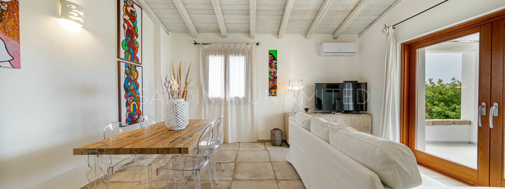 Villa Punta Molara: Dining Room, Living Room