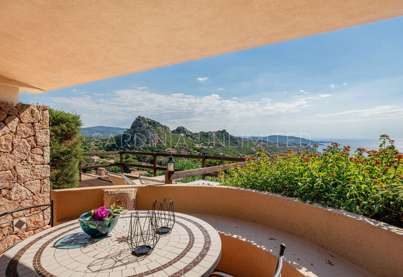 Villa Violetta Nellie: Ferienvilla zur Miete in Costa Paradiso mit spektakulärem Meerblick inmitten der Natur