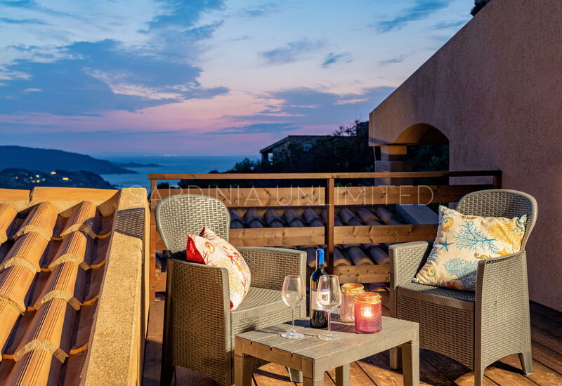 Villa Violetta Nellie: Ansichten, Außen, Balkon / Terrasse / Patio, Draussen