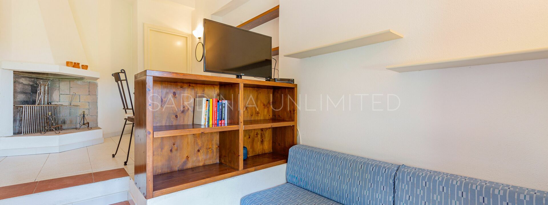 Villetta Ambra White: Living Room